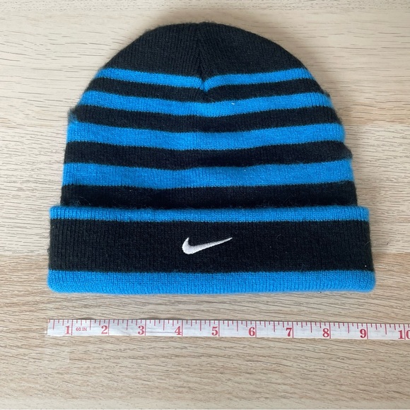 Nike Beanie - Picture 4 of 6